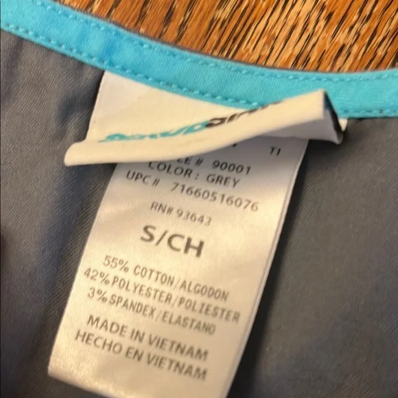 Scrubstar Gray Short Sleeve Tee for Effortless Style - Picture 3 of 4